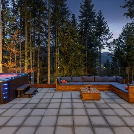 Forest Chalet Sunger